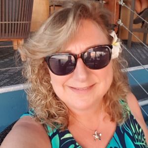 Meet your Posher, Eva